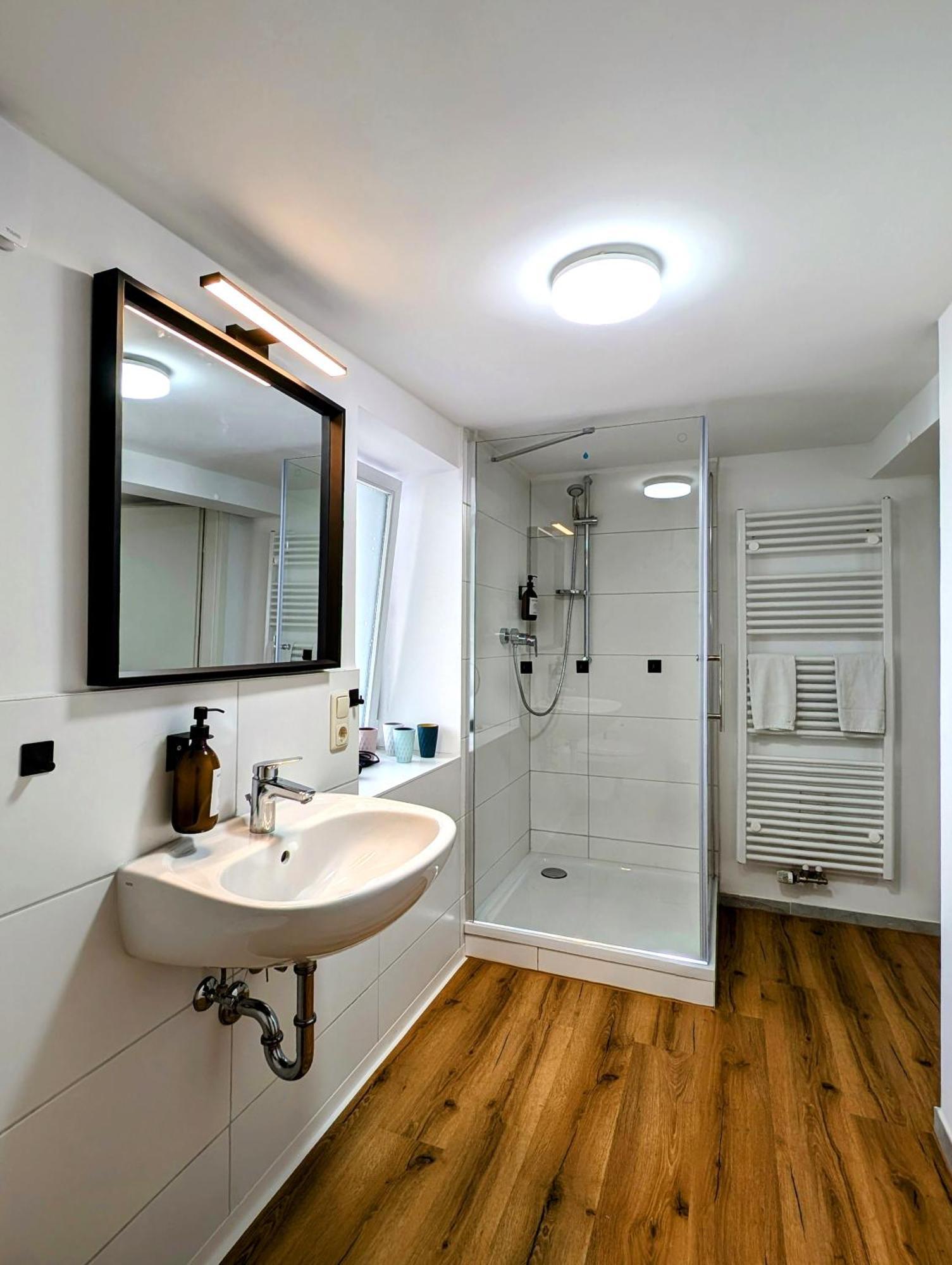 Bohnapartments - Design Suiten Am Markt - Vollausstattung - Wlan - Zentrum Ilmenau Esterno foto